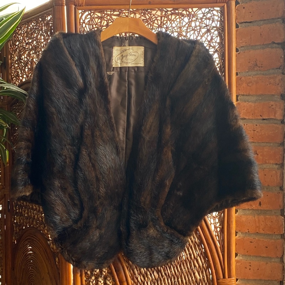 H Jaye Stern Furrier Luxurious Dark Brown Fur Cape Poncho